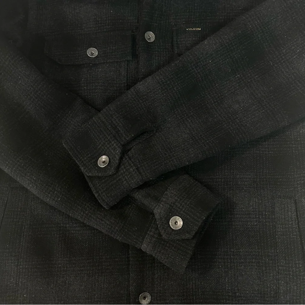 Volcom Men’s Keaton Jacket Plaid Fleece Lined Sz M Black Gray Wool Blend